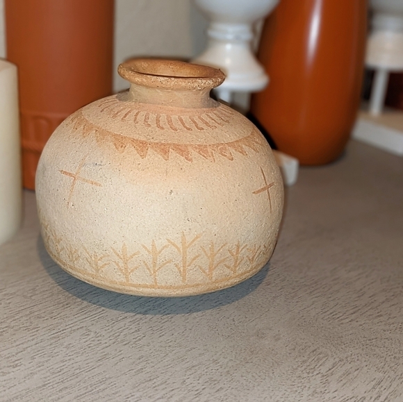 Small Handmade Bottleneck Ceramic Clay Detailed Vase - Picture 6 of 6